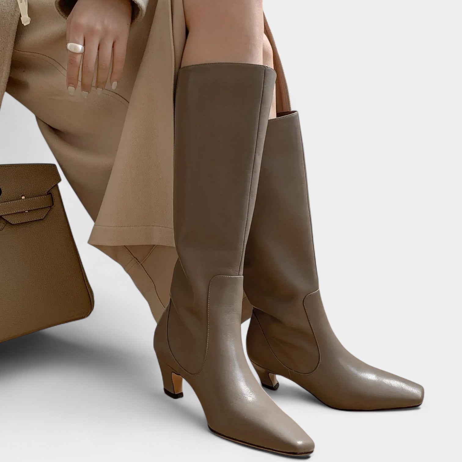 Women’s Knee-High Heeled Boots – Pointed Toe, Mid Heel