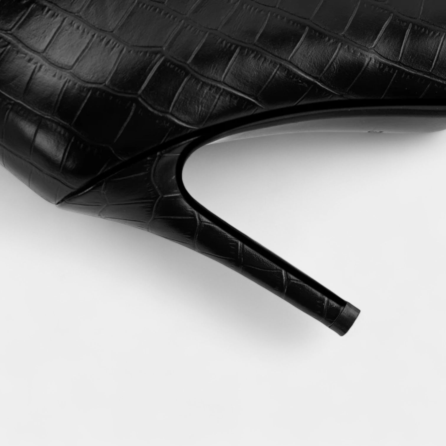 Women’s Croc-Effect Knee-High Boots – Pointed Toe, High Heel