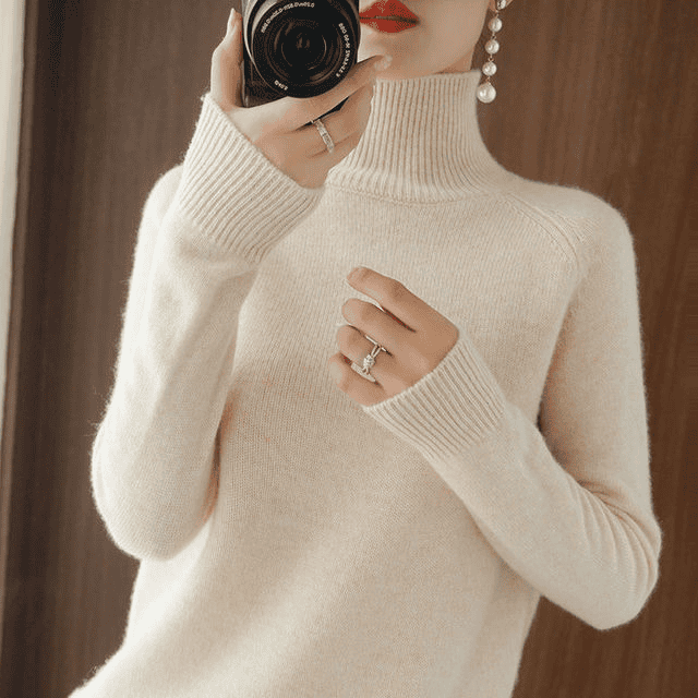 Women’s Roll Neck Jumper – Warm Chunky Knit for Winter