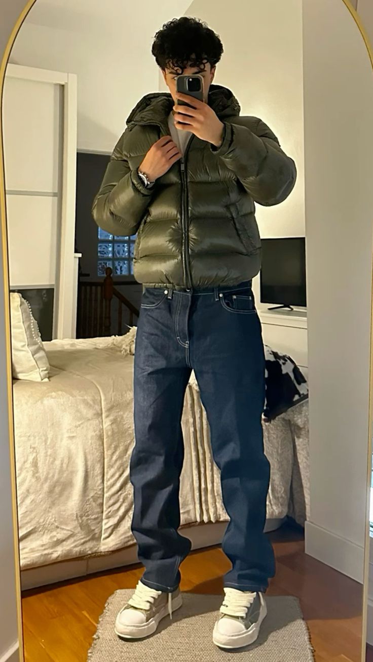 Men’s Shiny Puffer Jacket – Street Luxe Warmth for Winter