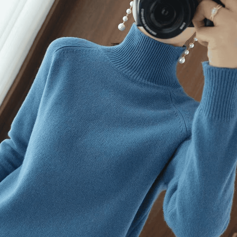 Women’s Roll Neck Jumper – Warm Chunky Knit for Winter