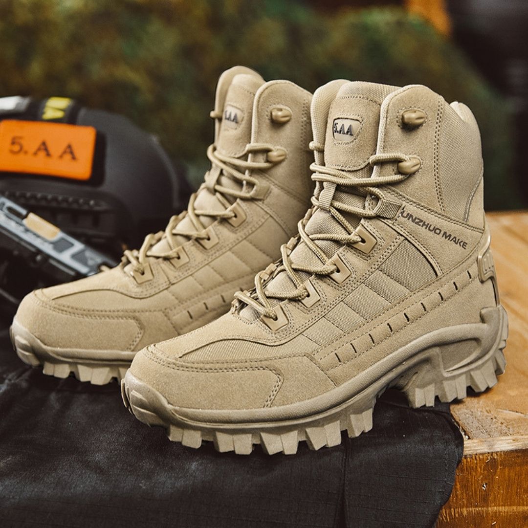 Men’s waterproof walking hiking boots winter grip