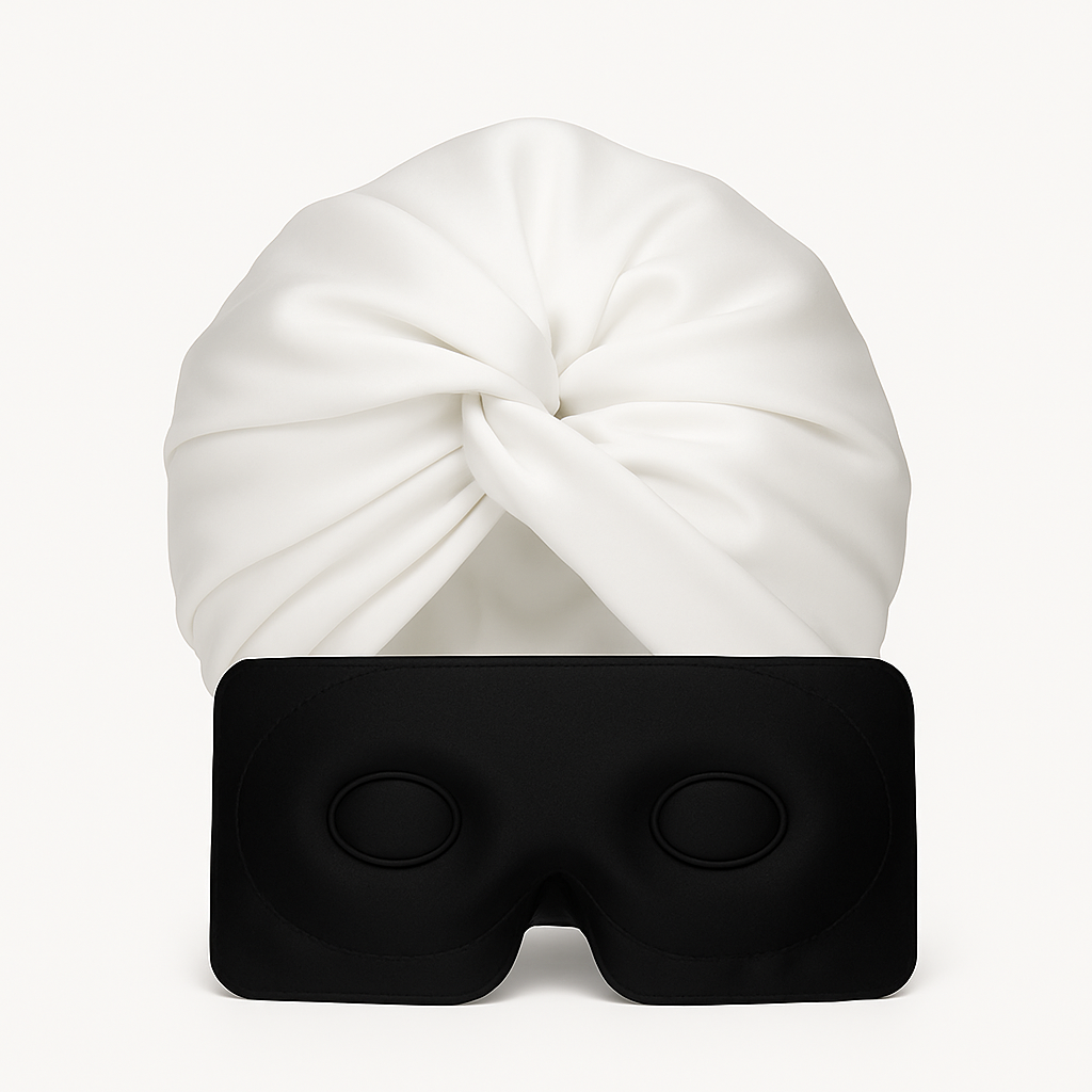 Zachte bundel van zijde: slaapmasker met bijpassende bonnet