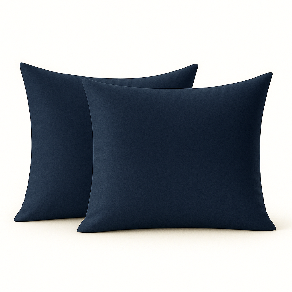 Zijde kussensloop in diepblauwe midnight kleur, chique en luxueus.