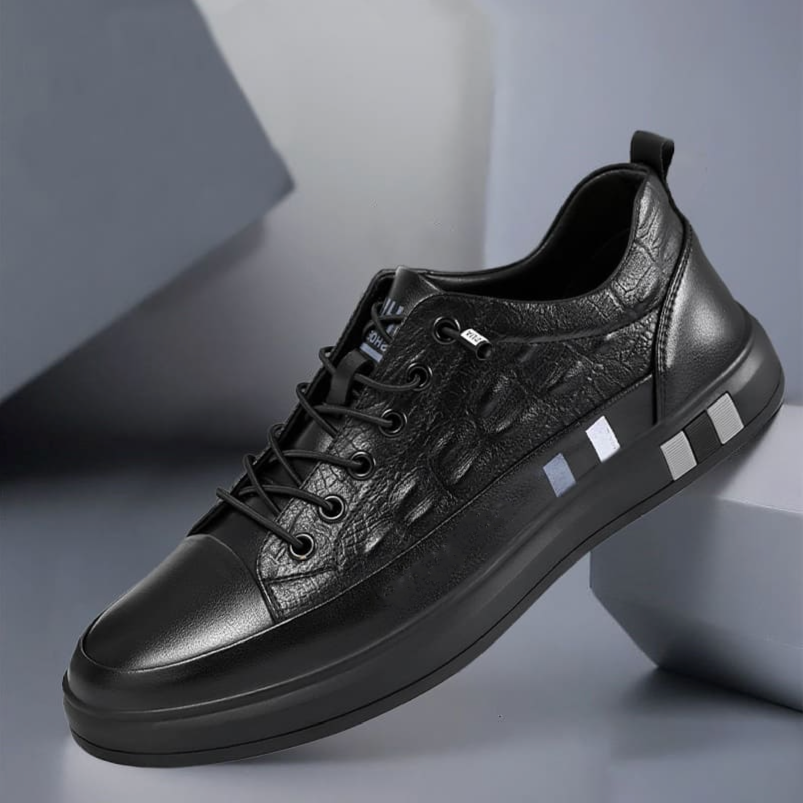 Men’s Leather Sneakers – Minimalist Design & Everyday Comfort